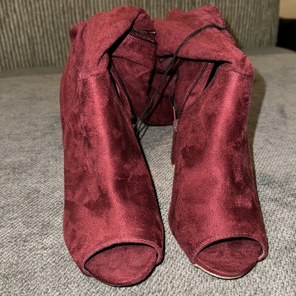 Suede knee high boots 9 - Picture 2 of 3